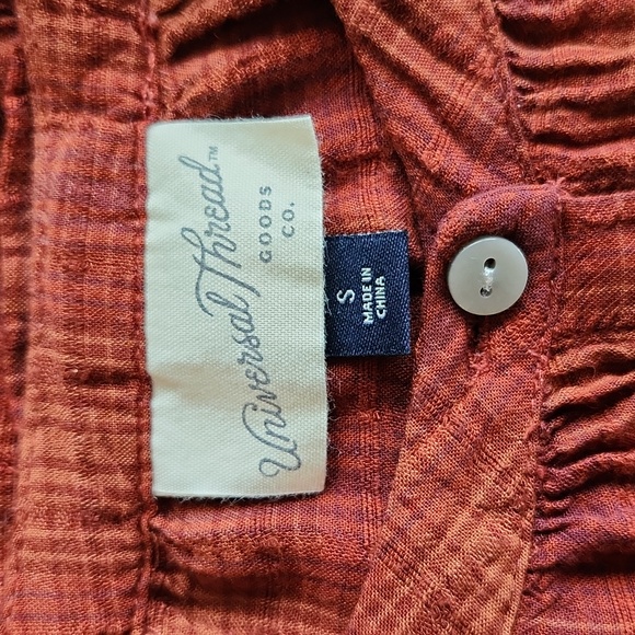 Ladies Button Down Shirt, Pretty Rusty Plaid, Universal Thread, Size Small - Picture 2 of 7